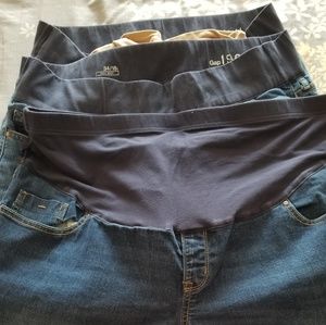 Lot of maternity pants